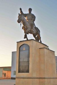 Damdin Sükhbaatar on his horse in the center of the square
