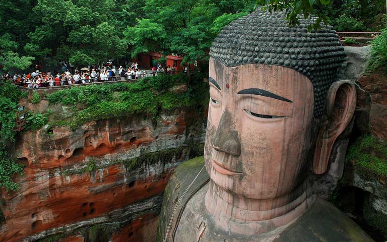 Leshan Giant Buddha up-close