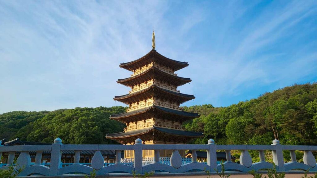 Sa-Myeong Grand Park pagoda